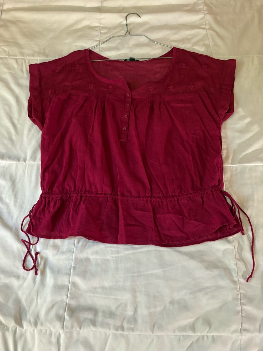 American Eagle Outfitters Short Sleeve sheer Peasant Top in Berry
